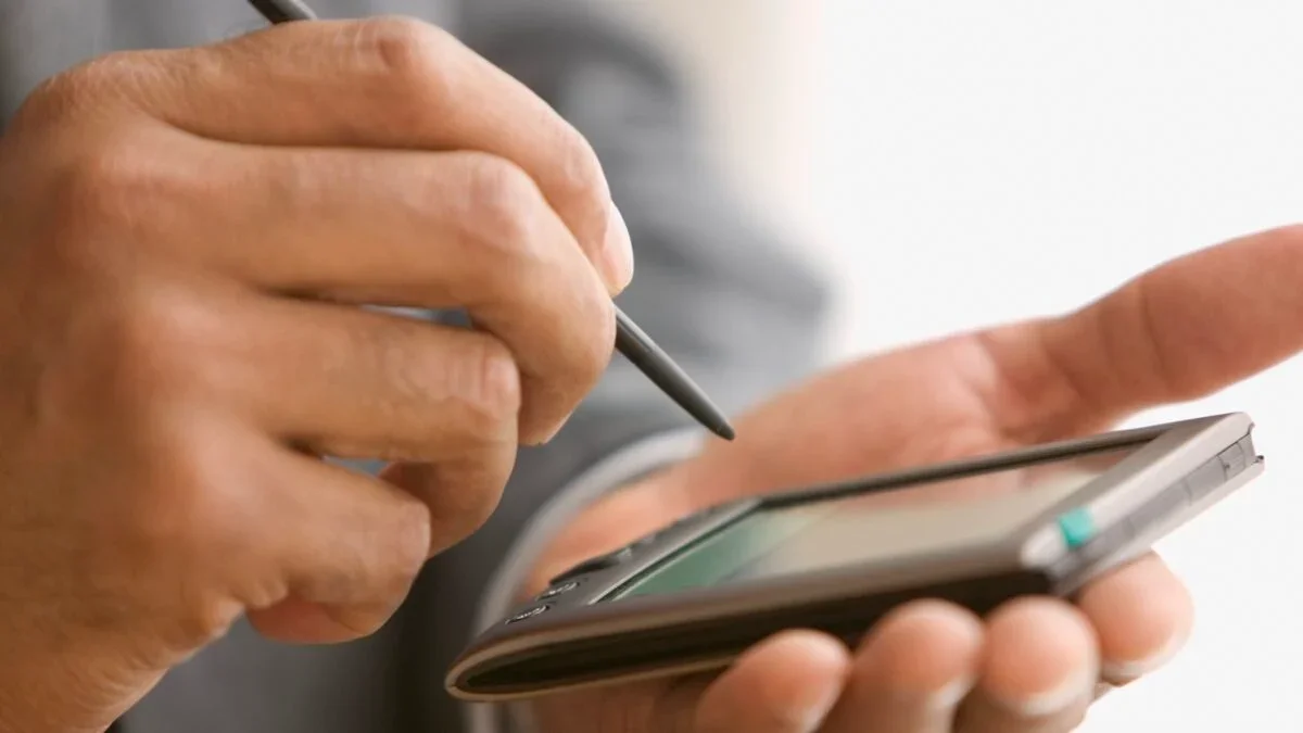 Apple testa stylus à moda Palm Pilot para iPhone dobrável