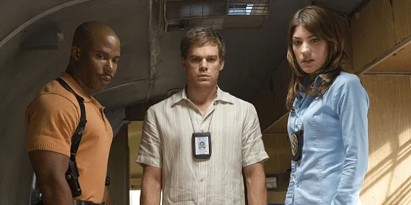 Dexter: assassino do piloto desafia o protagonista