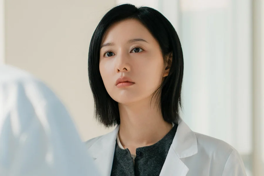Doctor X: Kim Ji Won encarna cirurgiã genial que enfrenta corrupção