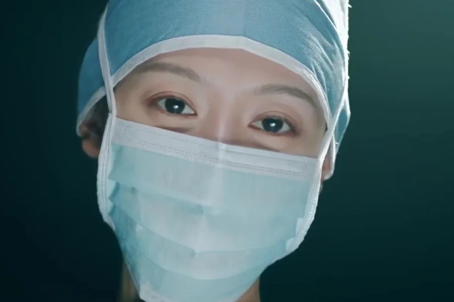 Doctor X: Kim Ji Won surge como a médica mais perigosa