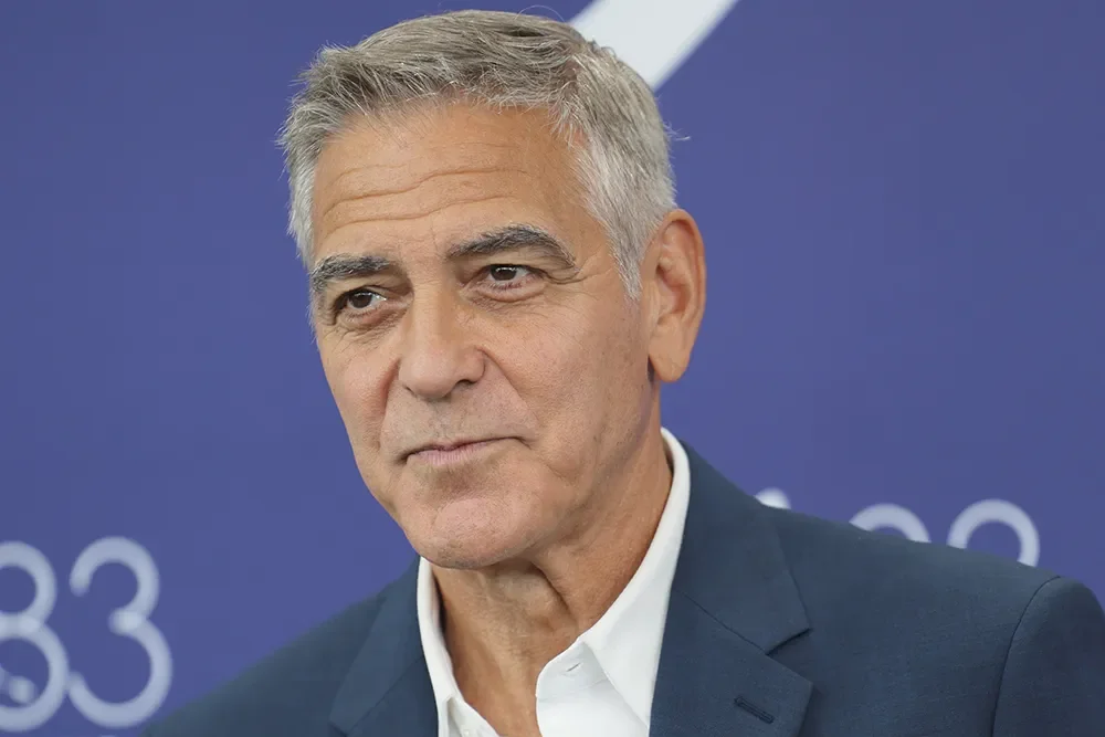George Clooney defende Mark Ruffalo e questiona fusão Paramount–Warner