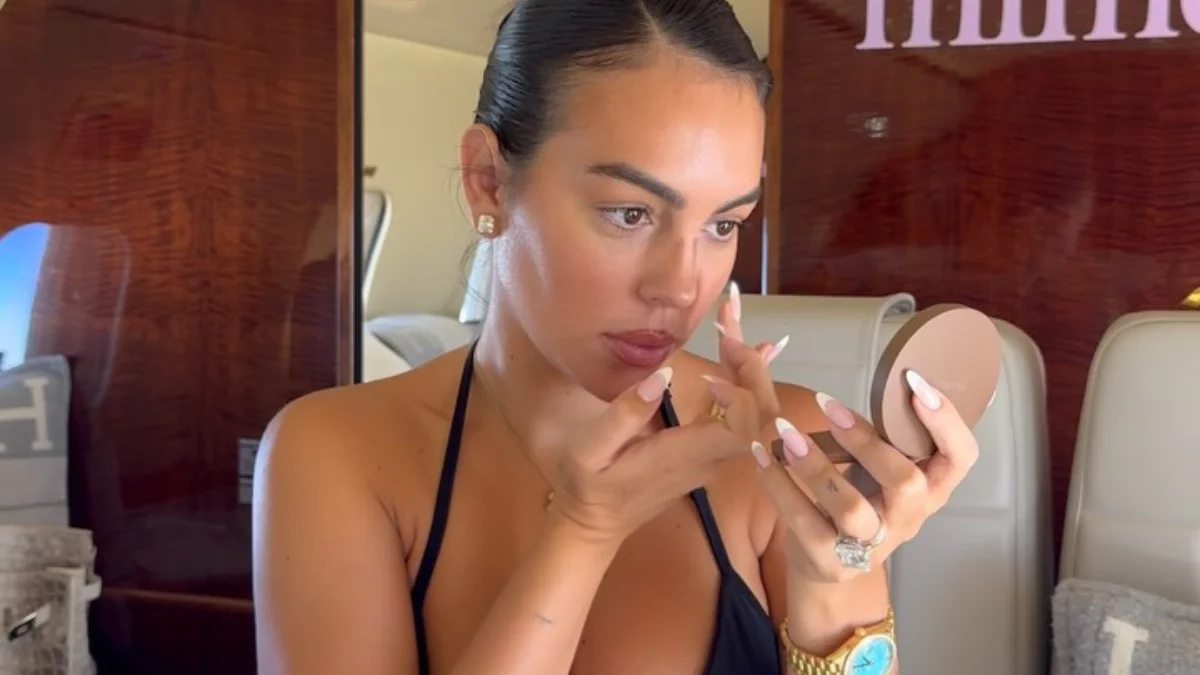 Georgina Rodríguez transforma jato de Cristiano Ronaldo com logo Mimoa