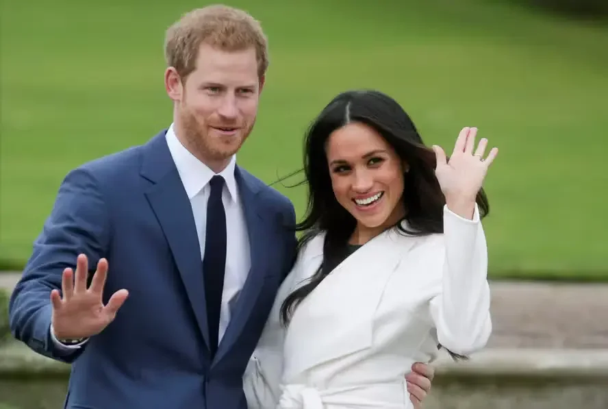 Harry e Meghan: fotógrafos observam escola e polícia investiga