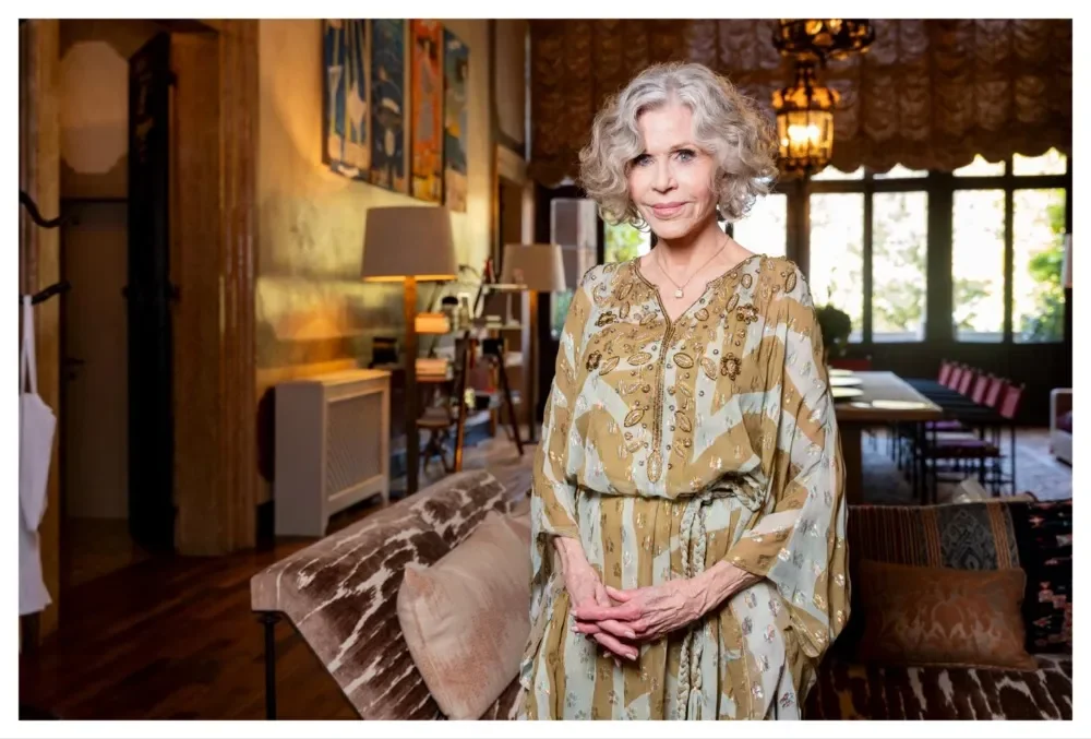 Jane Fonda: fusão Paramount–Warner pode cortar milhares de empregos