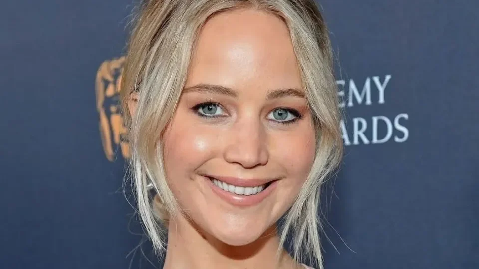 Jennifer Lawrence estreia-se no Instagram e ameaça sair por comentários