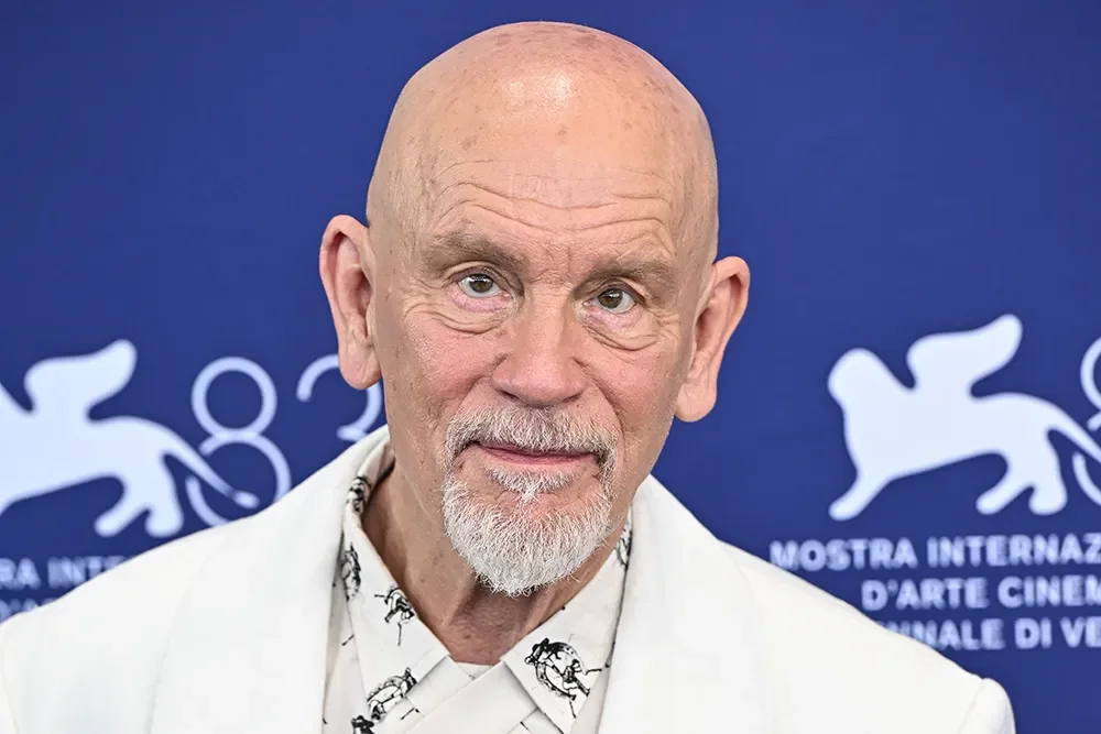 John Malkovich minimiza o "buzz" dos Óscares por Wild Horse Nine