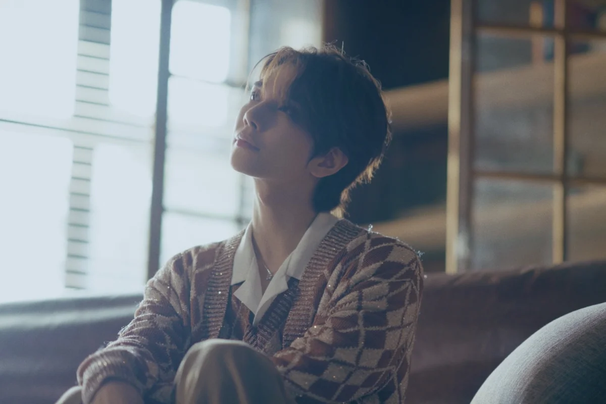 Joshua (SEVENTEEN) traz 'Baby Come Home' em chinês e inglês