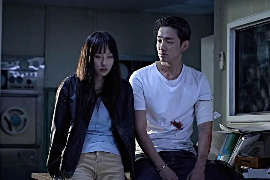 Killing Time: poster revela "Killing Live" com botão de play partido