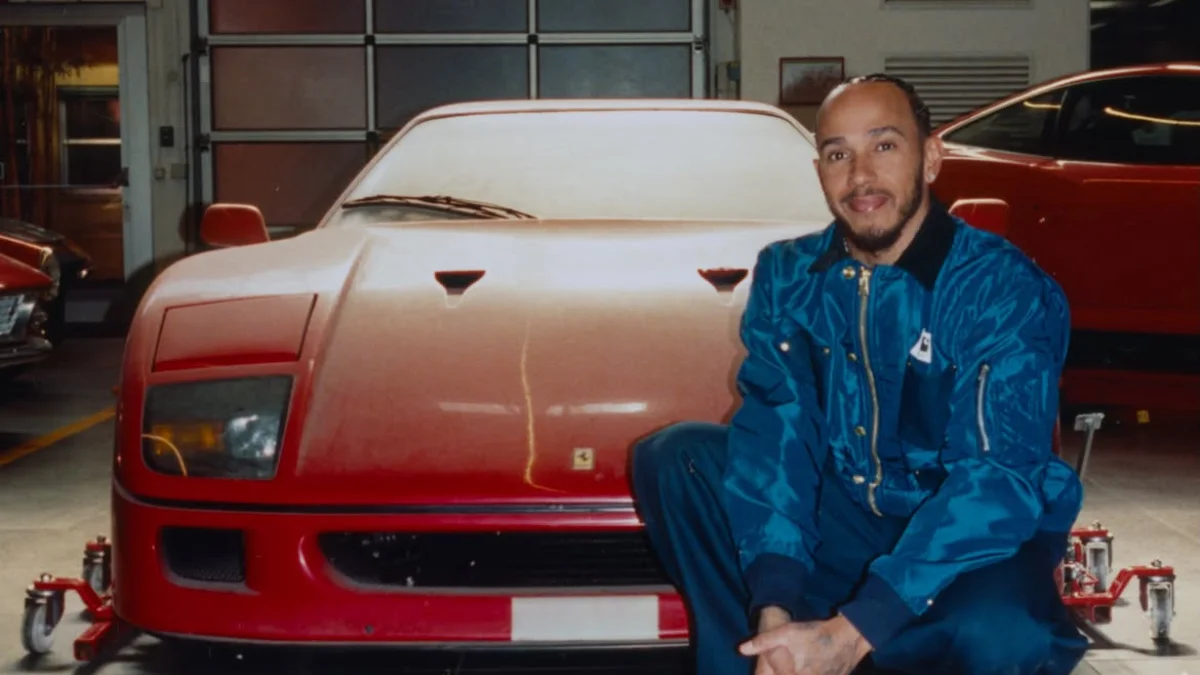 Lewis Hamilton restaura Ferrari F40 encontrado abandonado
