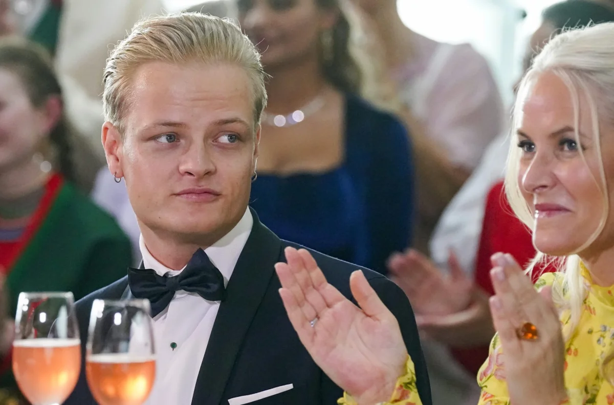 Marius Borg: presença no funeral com pulseira eletrónica