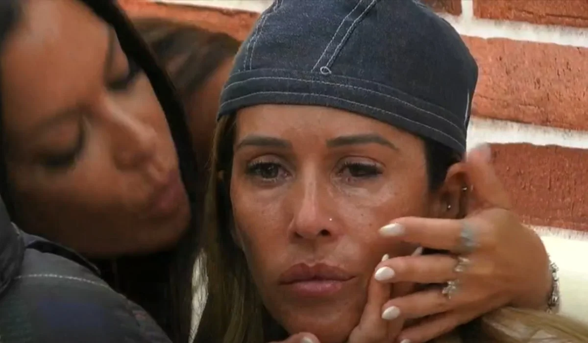 Marta Cardoso interrompe debate e esclarece lágrimas de Érica Silva