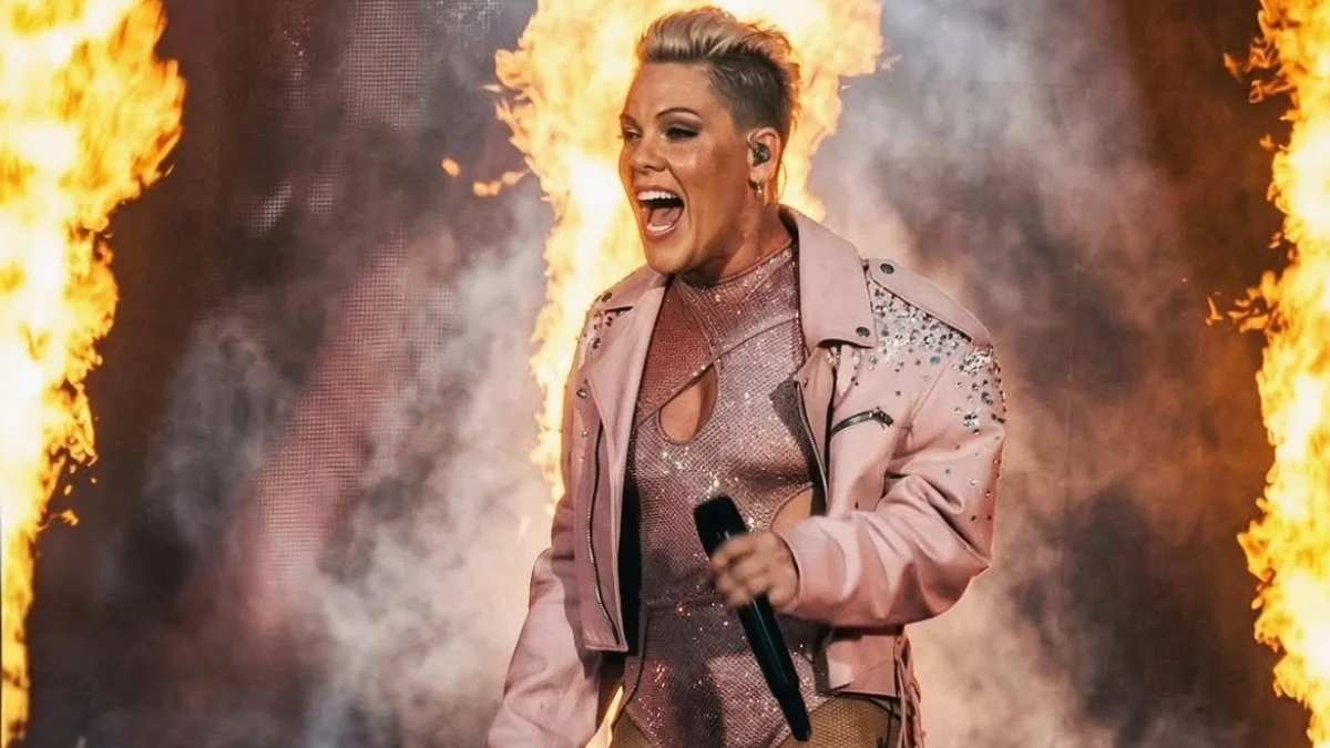 Pink: mãe judia diz que atuação de Macklemore a assustou