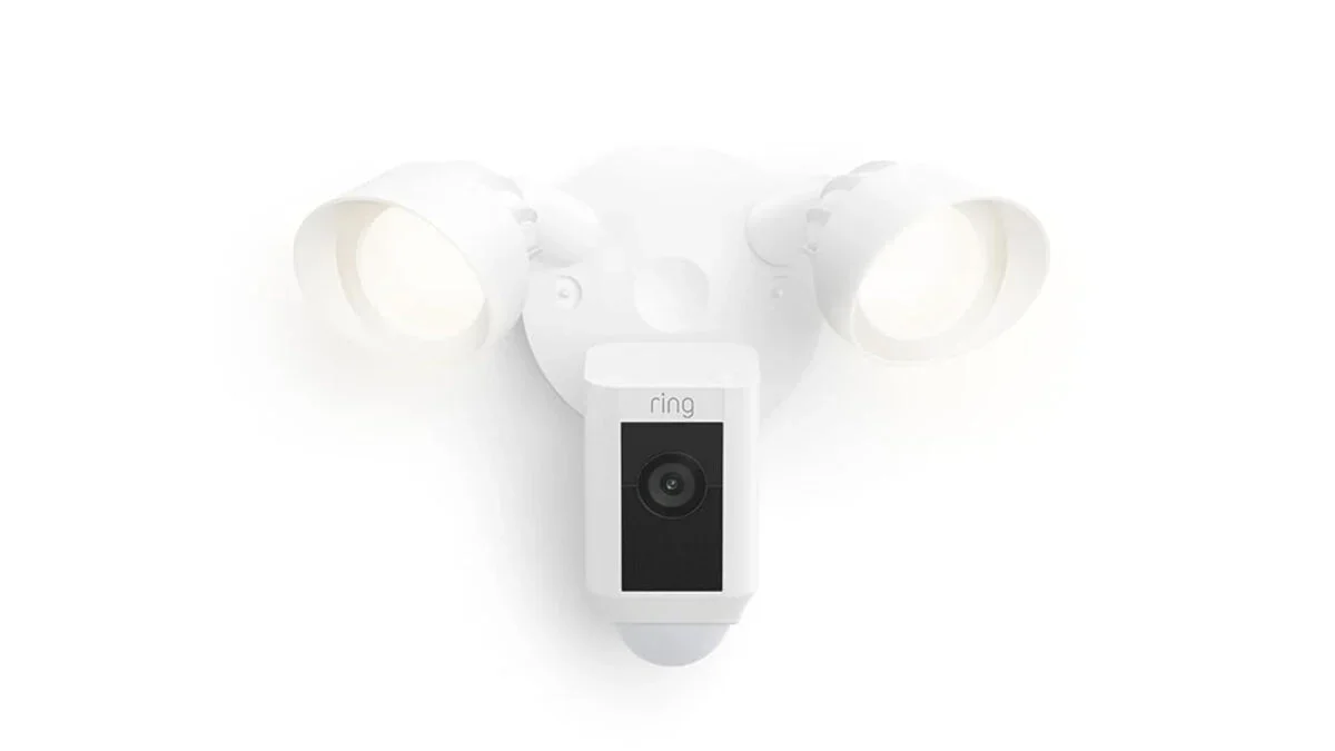 Ring Floodlight Cam Plus: desconto de 33% reduz preço para $120