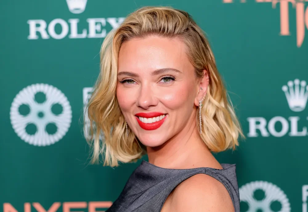 Scarlett Johansson deixa filmagens para estreia de Paper Tiger no NYFF