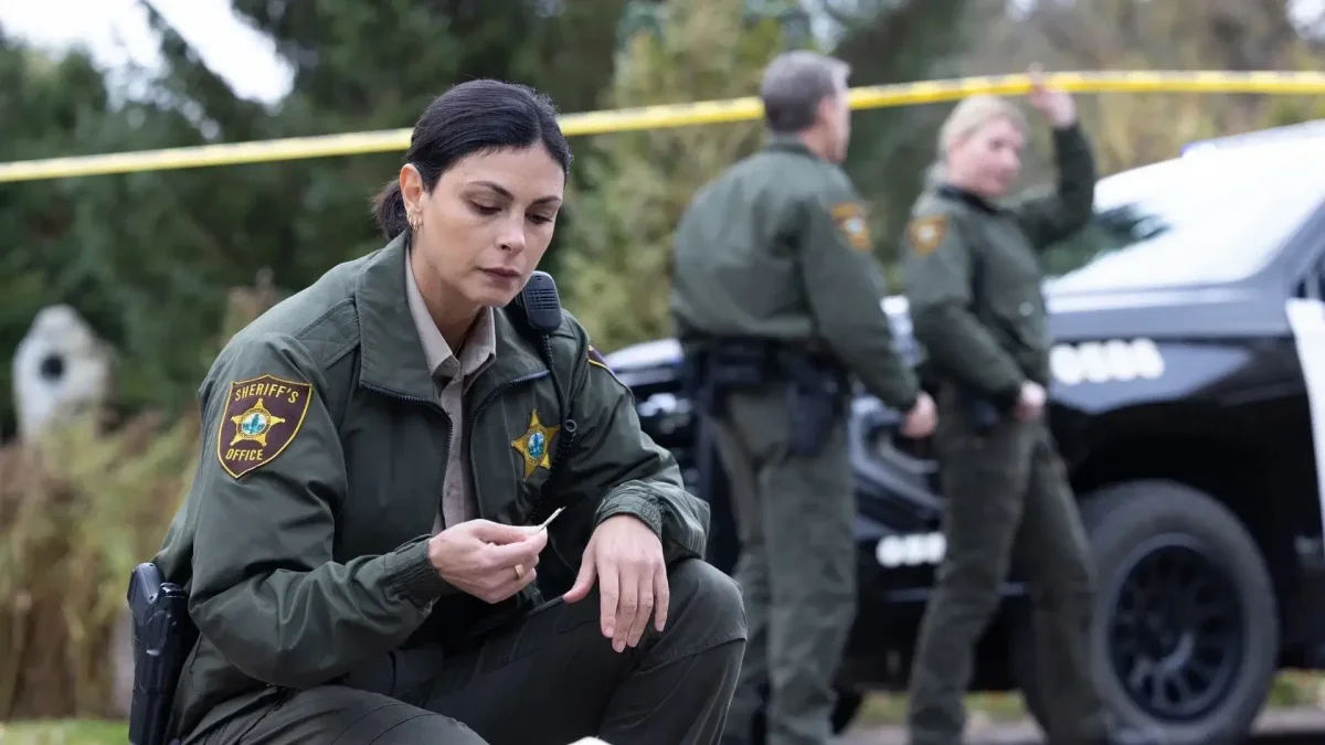 Sheriff Country: Morena Baccarin conduz spin‑off policial em Edgewater