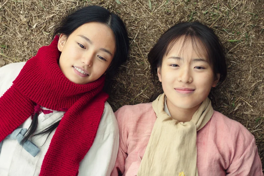 Still Shining: Park Seo Kyung e Choi Ju Eun retratam amizade aos 17