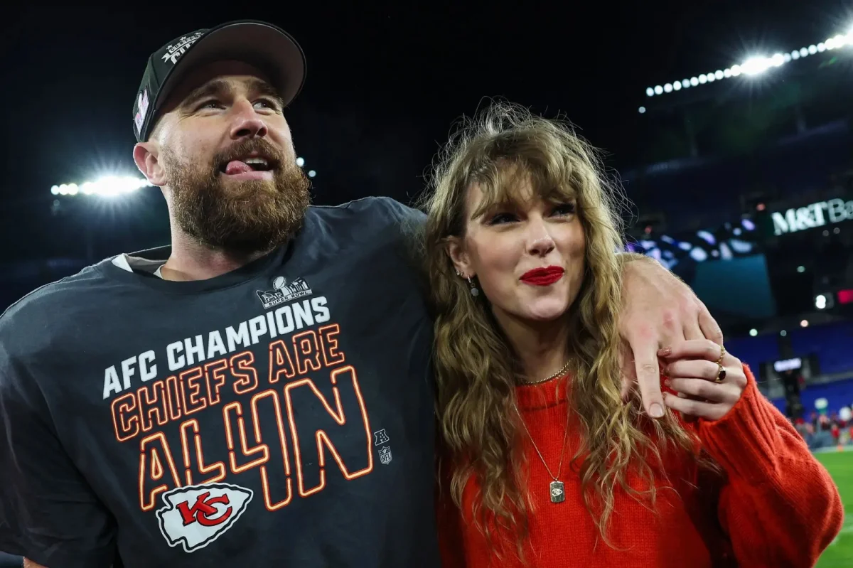 Taylor Swift aponta o anel e grita "é o meu marido"