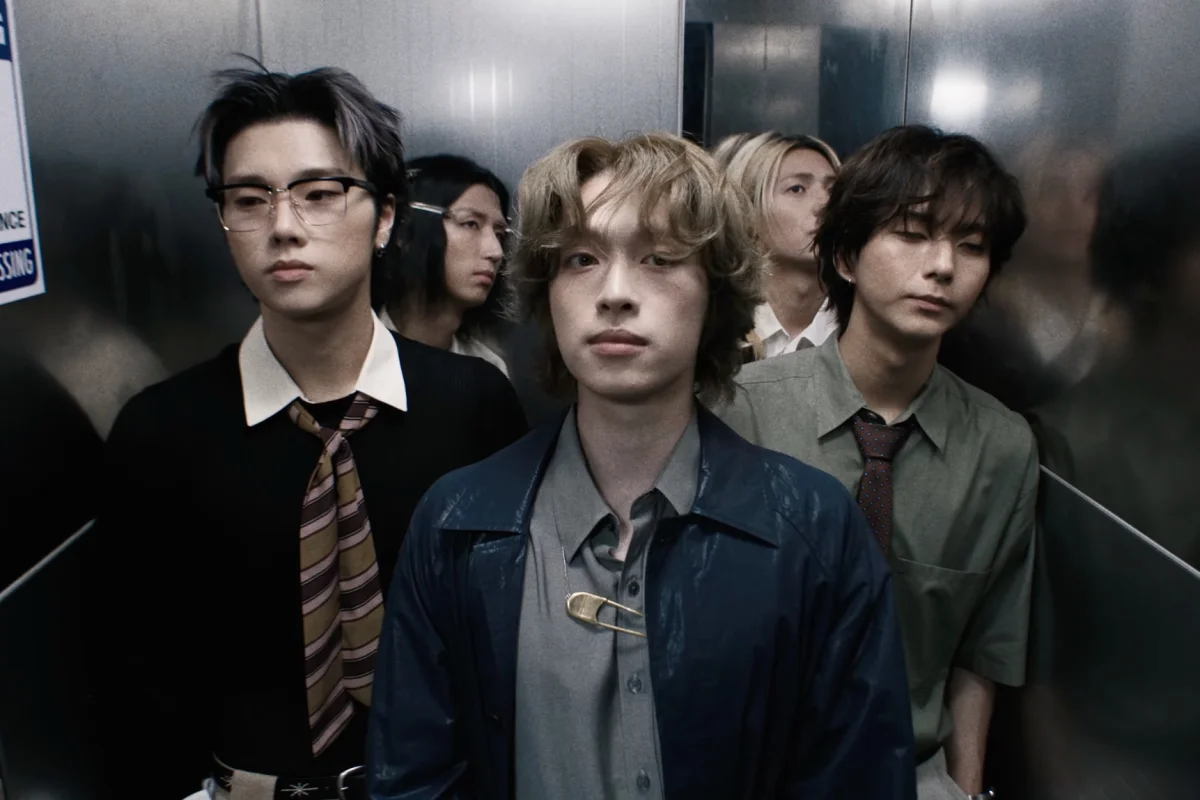 Xdinary Heroes regressam com "IMPULSE" e mood film cinematográfico